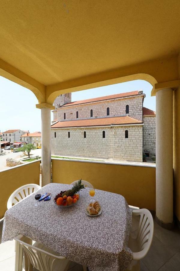 Apartman Bluemarin Apartamento Pakoštane Exterior foto